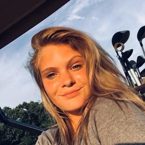 Meet your Posher, Mae hollins